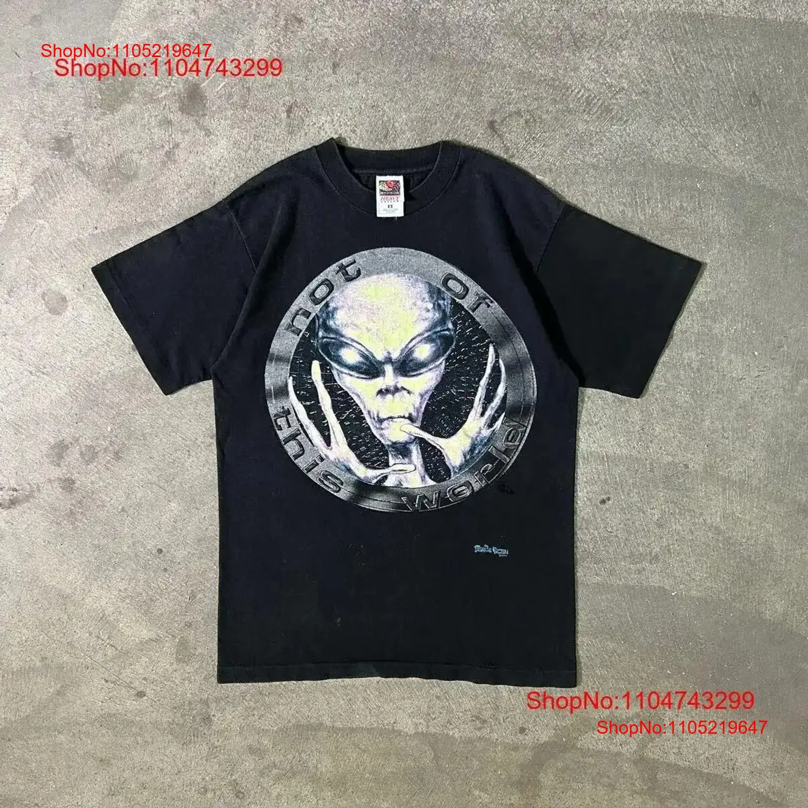Vintage Fashion Victim Shirt - เสื้อยืดแฟชั่นลาย Alienof This World สไตล์วินเทจยุค 90s