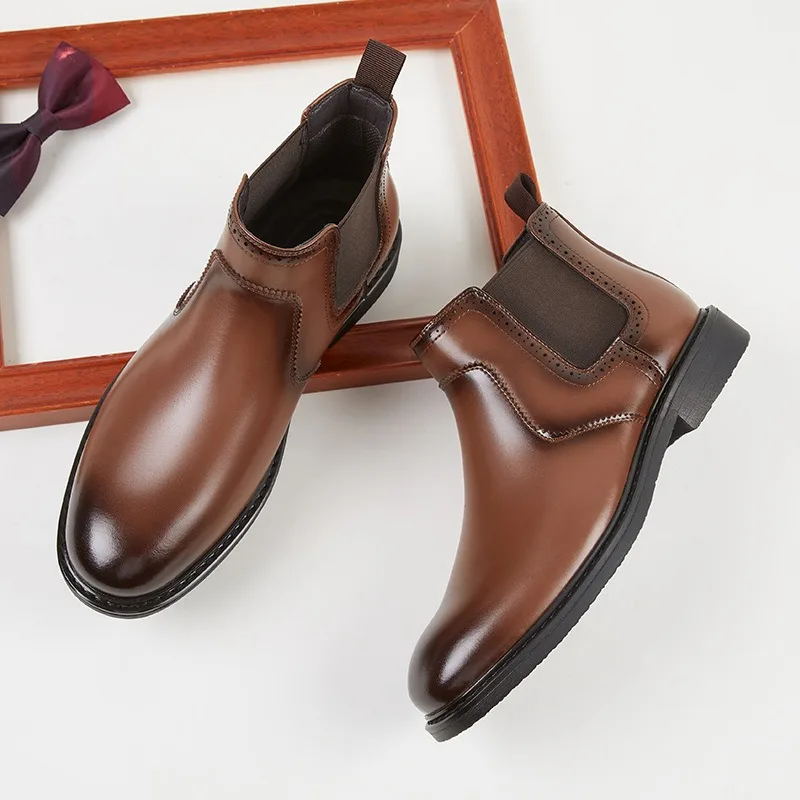 Vintage Fashion Style Men - รองเท้าบูทหนังผู้ชายสไตล์วินเทจ งานแฮนด์เมดสุดหรู คอลเลคชั่นฤดูใบไม้ผลิ 2026 แฟชั่นใหม่ สไตล์อังกฤษ