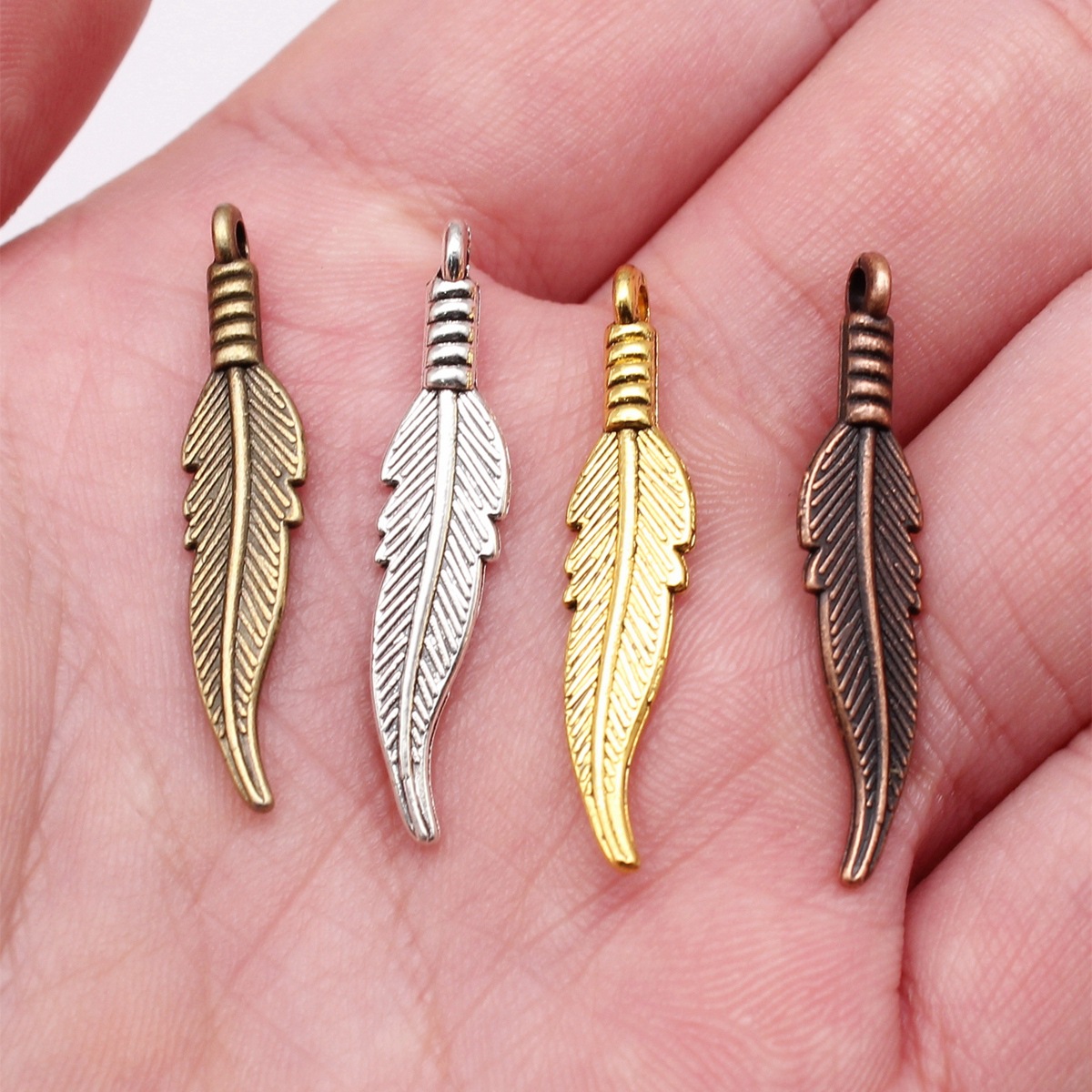 จี้รูปใบไม้แบบกลวง จี้โลหะผสม  - Vintage Fashion Jewelry Necklaces บทวิจารณ์และราคา