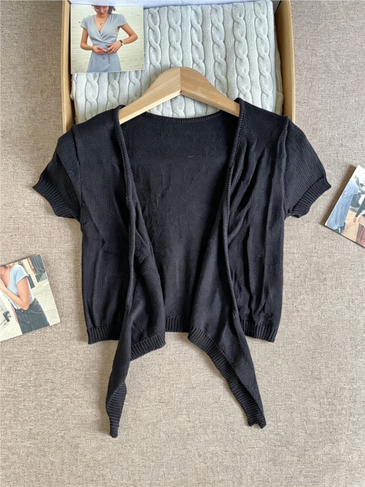 เสื้อคาร์ดิแกนสีดำแบบครอปพร้อม - Crop Cardigan Vintage บทวิจารณ์และราคา